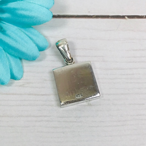 Sterling Silver Mother of Pearl & Blue Pendant - Picture 4 of 5